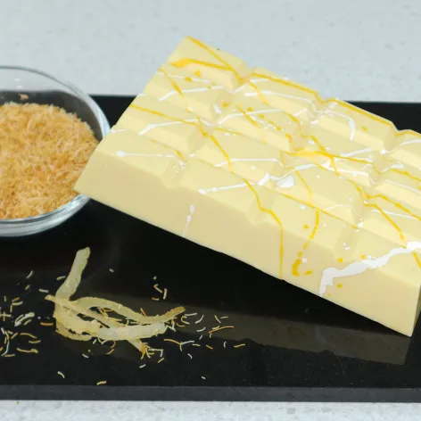 on dubai bar.webp Coloured Cocoa Butter; Snow White - 56g bottle